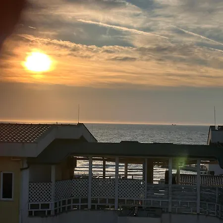 Det Golden Golem (Tirana)